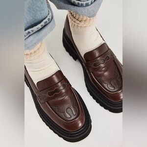 $148! Free People Darci platform loafers Chocolate Brown SZ 9 NWOT
